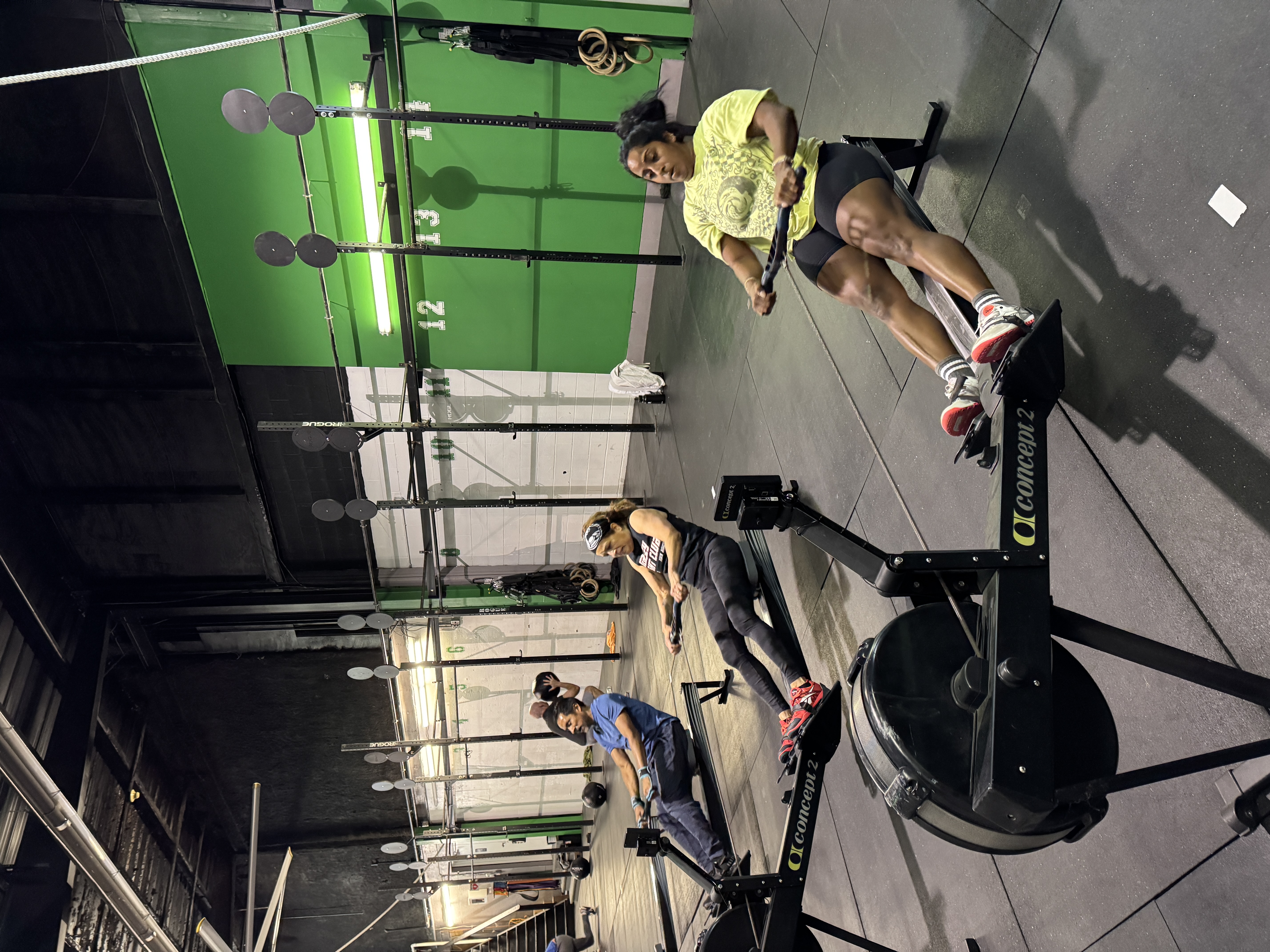Members training at Varno Fitness